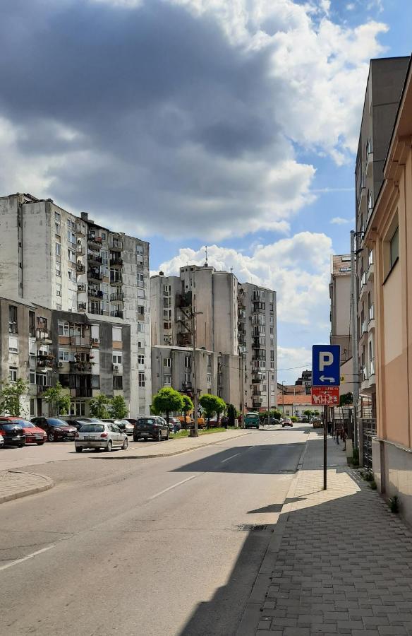 Nina Studio Apartment Bijeljina Ngoại thất bức ảnh