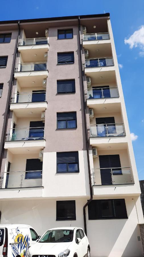 Nina Studio Apartment Bijeljina Ngoại thất bức ảnh